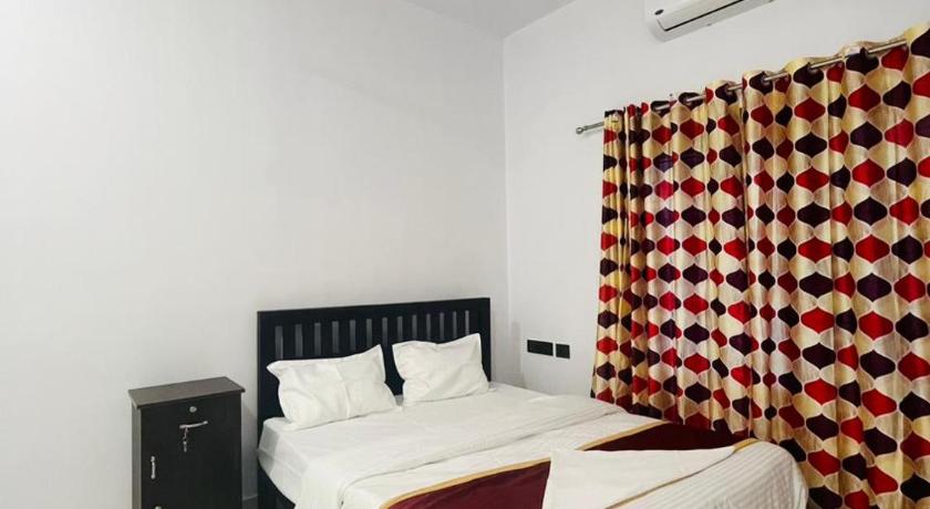 MATHER RAJAGIRI FURNISHED APARTMENTS - image 3
