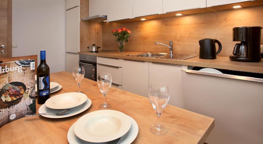 Image of Superior One-Bedroom Apartment (4 Adults) 13