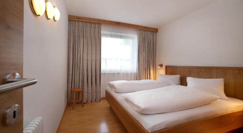 Image of Superior One-Bedroom Apartment (4 Adults) 5
