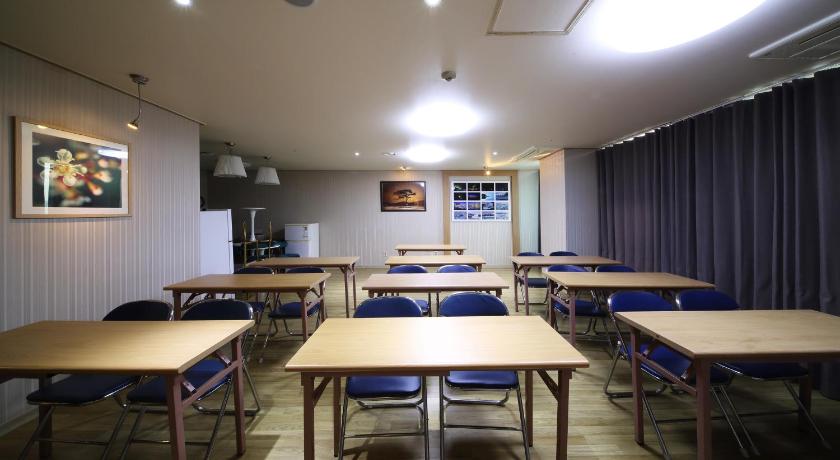 インチョン The Hotel Yeongjong Incheon Airport 4つ星 ホテル プール