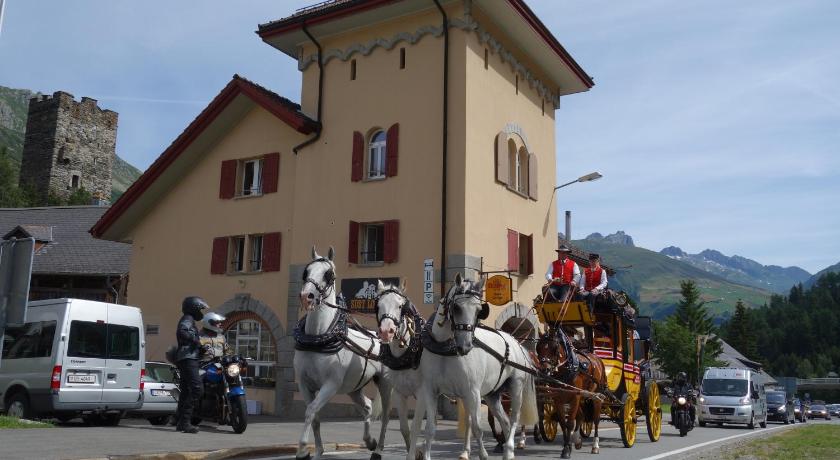 Sust Lodge am Gotthard photo