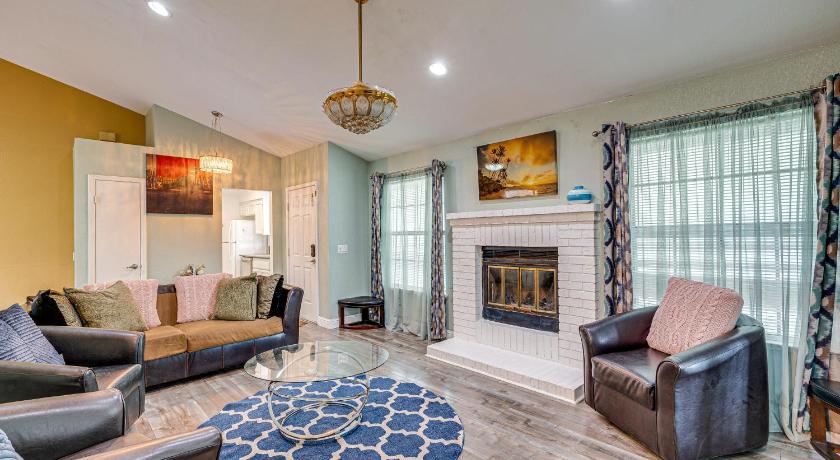 Cozy Antelope Home about 14 Mi to Sacramento!