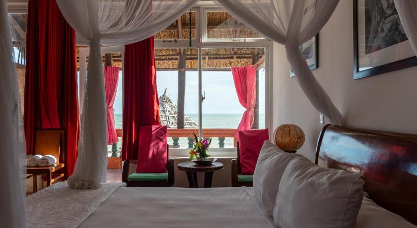 Image of Deluxe Double Room with Balcony and Sea View 0
