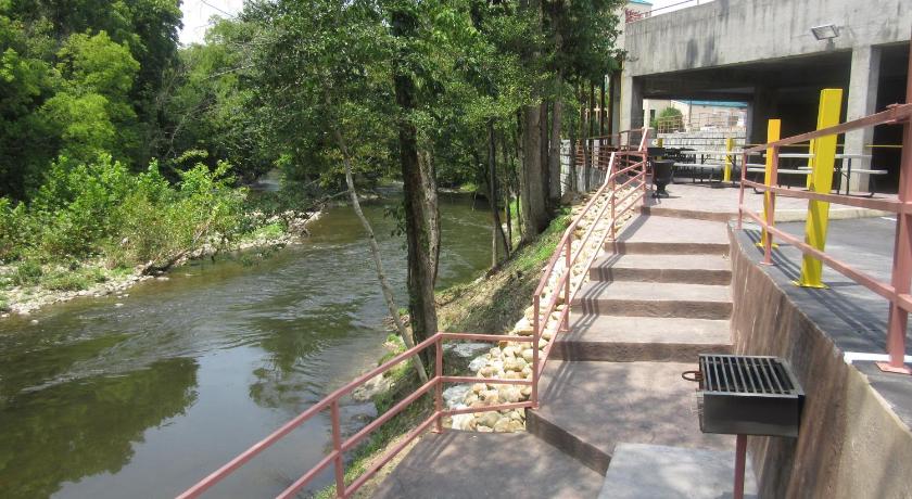 River Bend Inn - Pigeon Forge