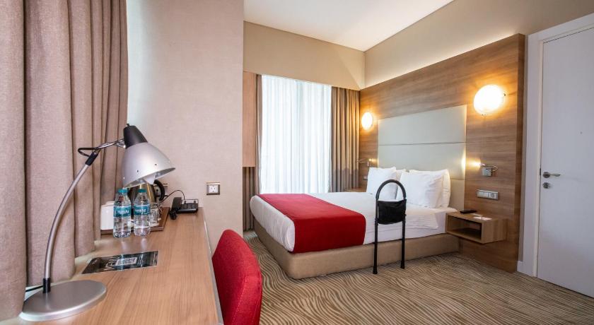 Ramada Encore Istanbul Kartal - image 10