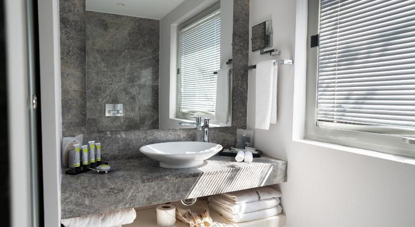 Image of Standard Room with Sea View 2