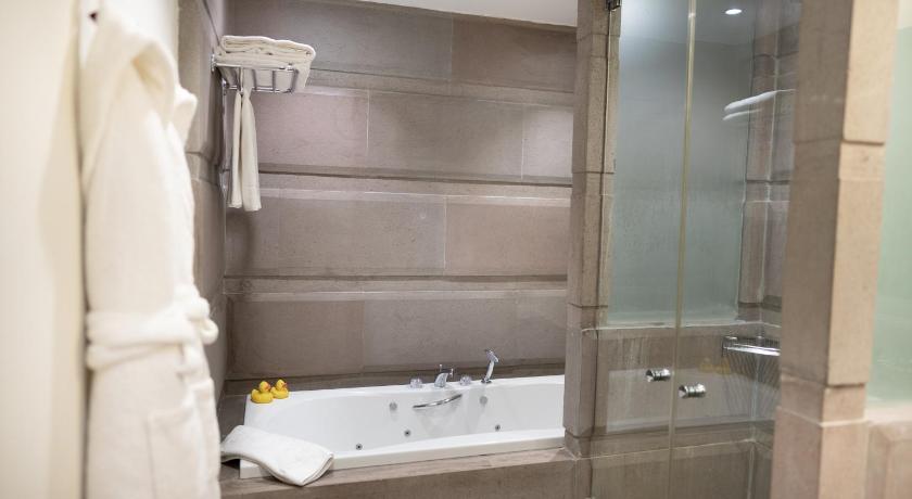 Image of Senior Suite 2