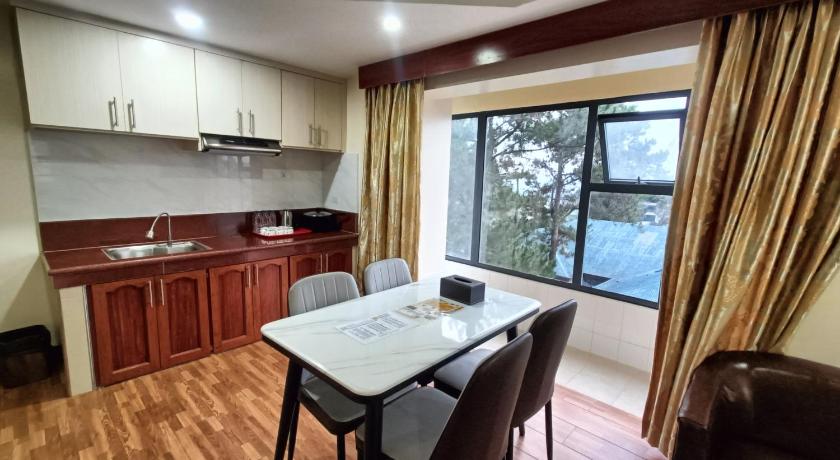 Image of Deluxe Family Suite 1