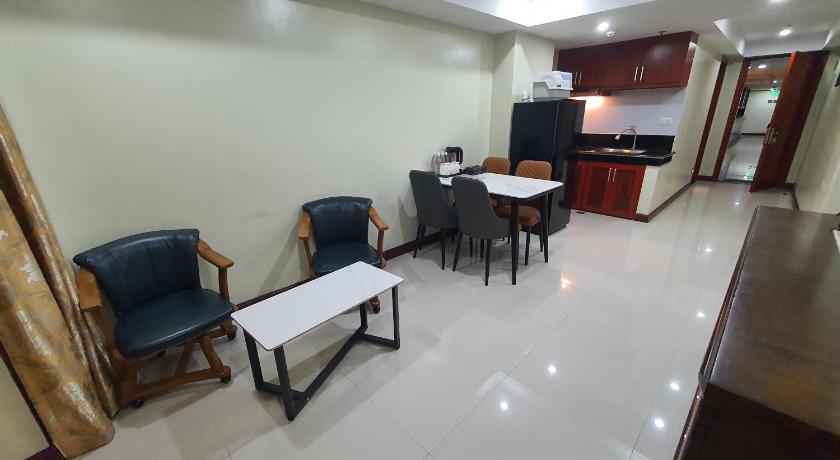 Image of Deluxe Family Suite 6