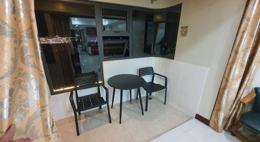 Image of Deluxe Family Suite 12