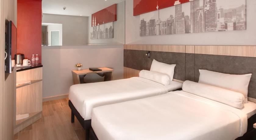 Image of Standard Room with 2 Single Beds 4