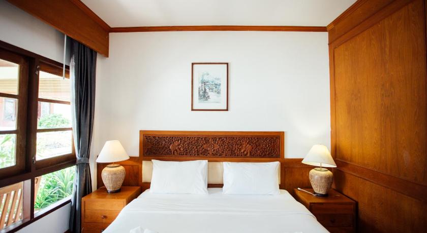 Image of Superior Bungalow 5