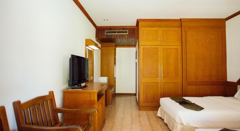Image of Superior Bungalow Twin 8