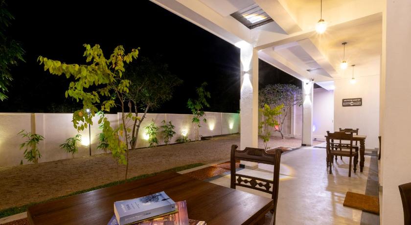 Coastal Villa Mirissa - image 2
