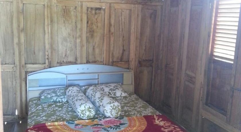  Rumah Kayu Sumberrejo  in Malang Room Deals Photos Reviews