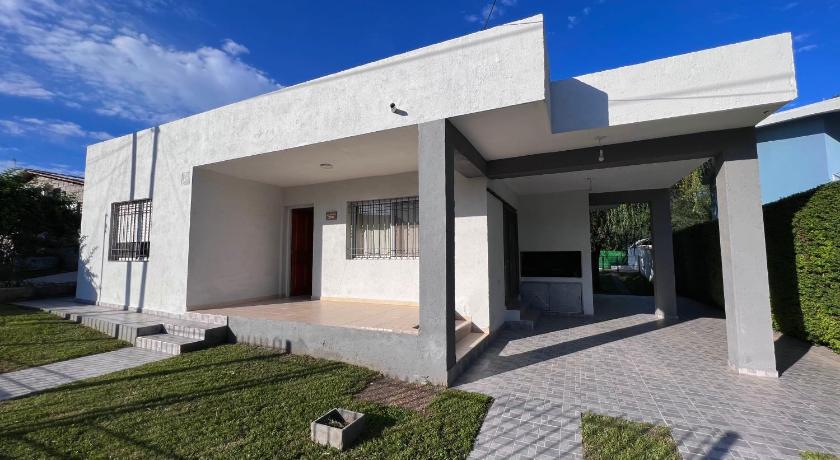 Hermosa y amplia casa con pileta
