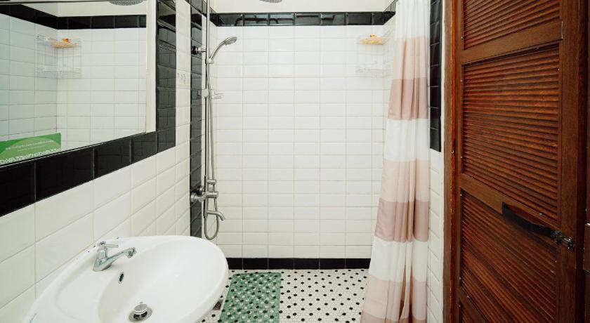 Image of Queen Room 10