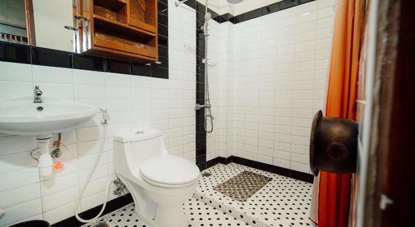 Image of Queen Room 2