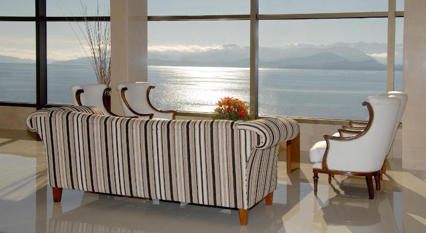 Alma Del Lago Suites & Spa photo