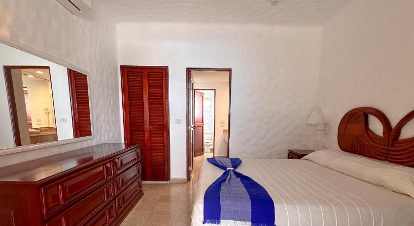 Image of One-Bedroom Suite with Kitchenette 10