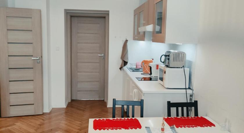 Gallys Apartments - image 3