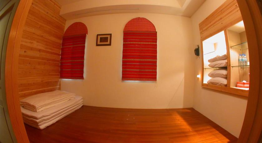 經濟四人房－附共用衛浴 (Economy Quadruple Room with Shared Bathroom)圖片 1