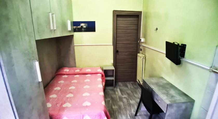 Image of Single Room Shared Bath 14