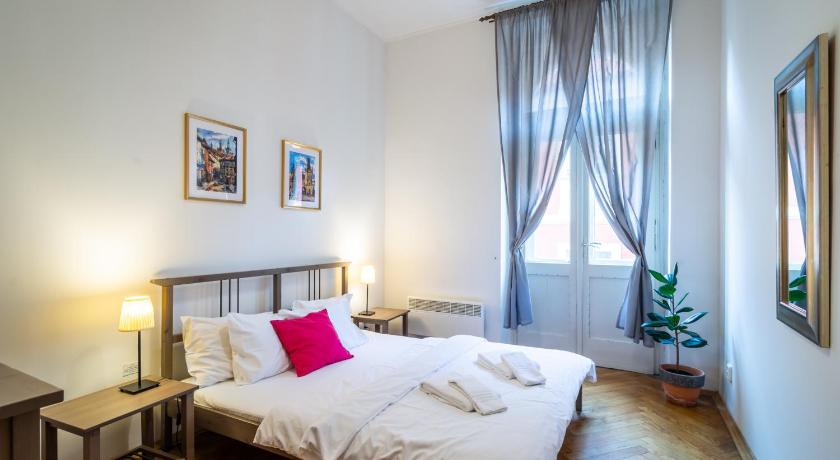 Image of Apartment 4