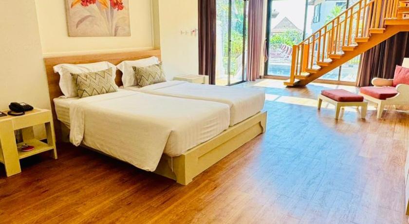 Image of 2-Bedroom Poolside Duplex Room 12