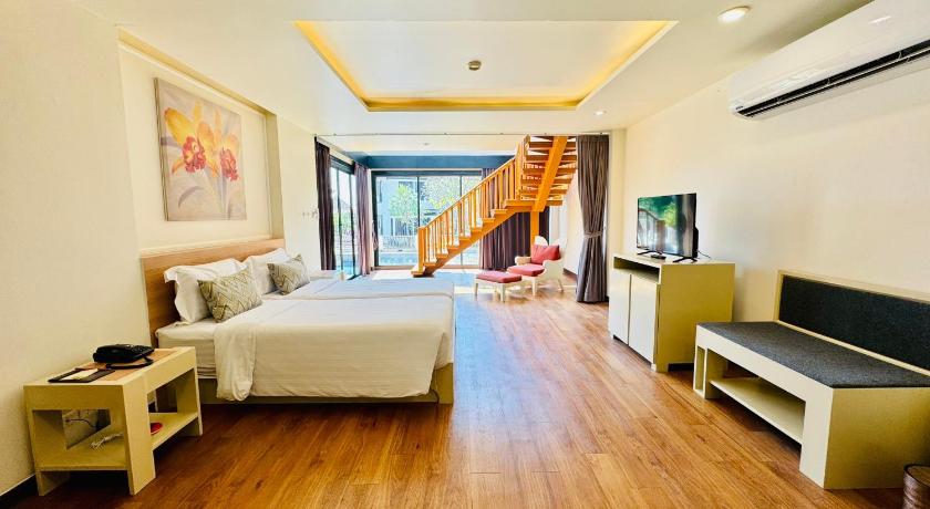 Image of 2-Bedroom Poolside Duplex Room 7