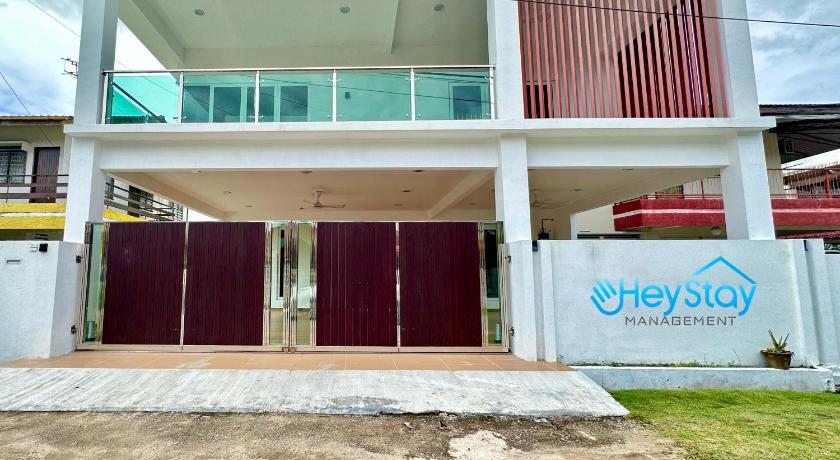 Malacca Klebang 4B3B21Pax PooltableKaraoK Jacuzzi TownArea 4-Star Guesthouse suite