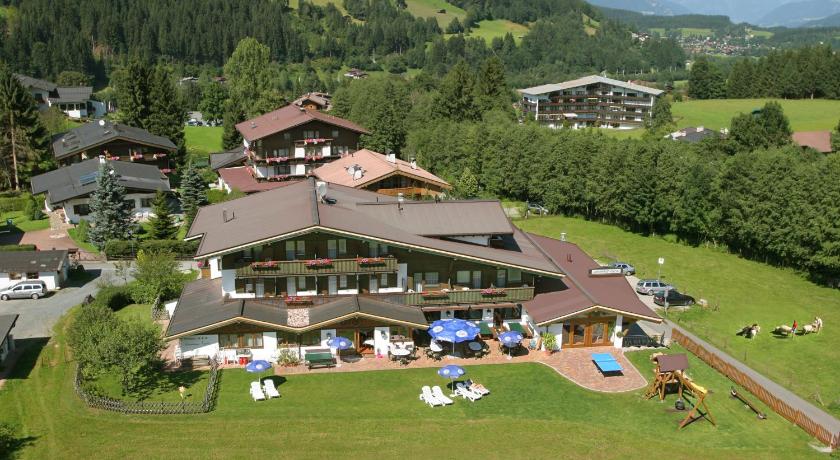 Alpenhotel Landhaus Kuchl — Hotel in Kirchberg in Tirol