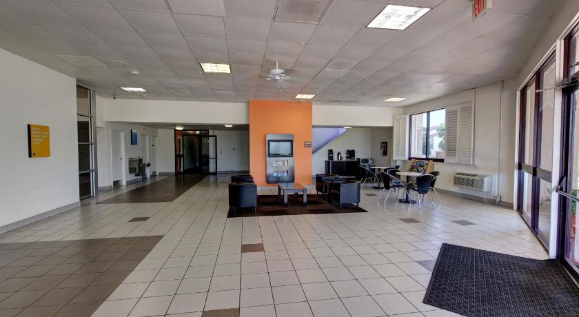 Executive Inn & Suites photo