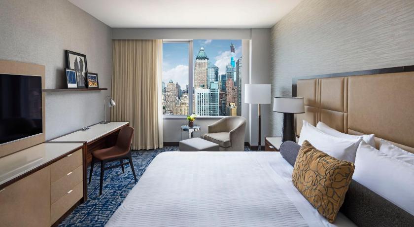 Image of 1 King Premium Midtown View 0