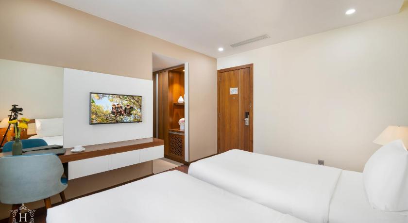 Image of Superior Twin Room with Shower 9