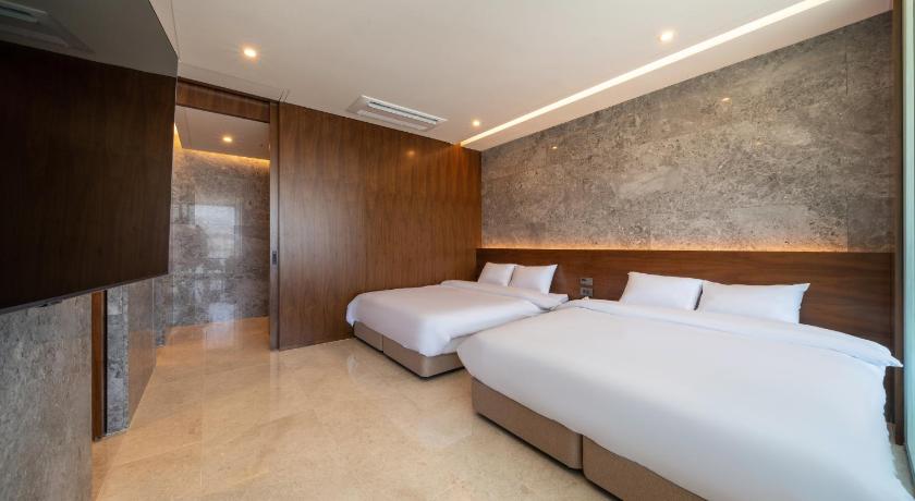 Image of VIP Premier Suite 1