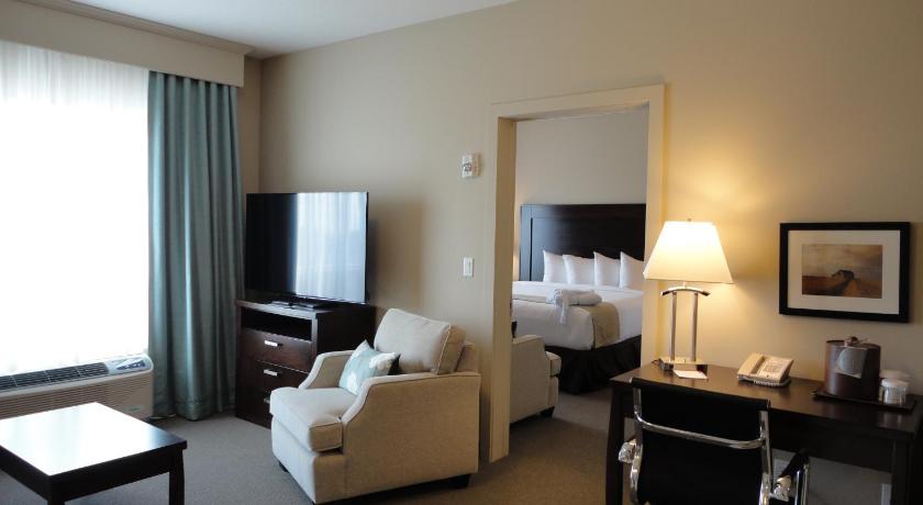 Ramada by Wyndham Emerald Park/Regina East