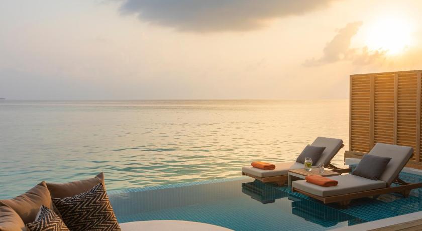 รูปของโอเวอร์วอเทอร์ พูล วิลลา วิวอาทิตย์ตก (Sunset Water Villa with Pool) 5