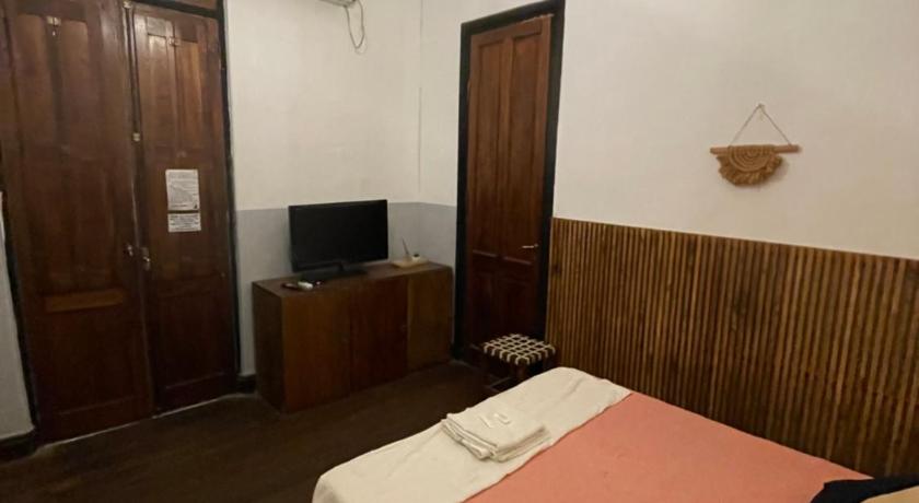 Image of Triple Room with Private External Bathroom 1