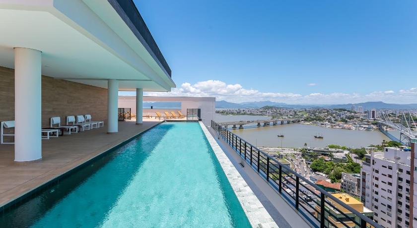 Studios Tower by Viva - Predio com piscina no rooftop no centro de Floripa