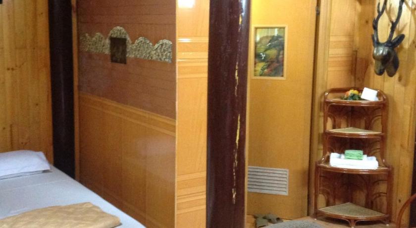 Image of Quadruple Room with Private Bathroom 6