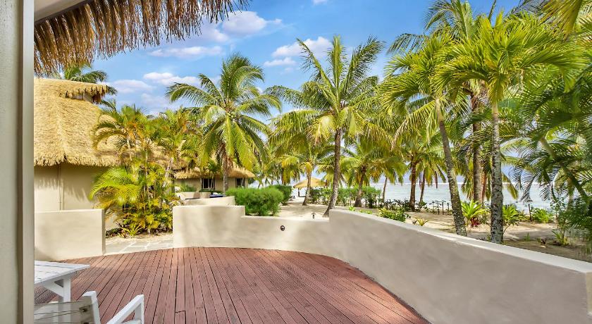 รูปของวิลลา ติดชายหาด (Beachfront Villa) 1