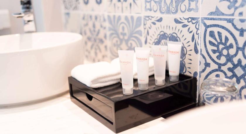 デラックスルーム キングベッド (1 King Bed, Deluxe Room)の画像 16