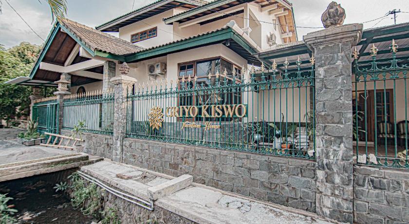Griyo Kiswo Vacation Home