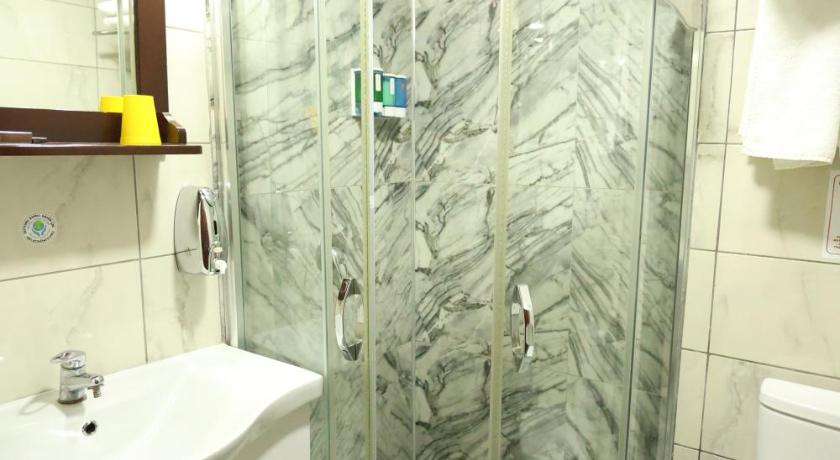 Image of Triple Room 2