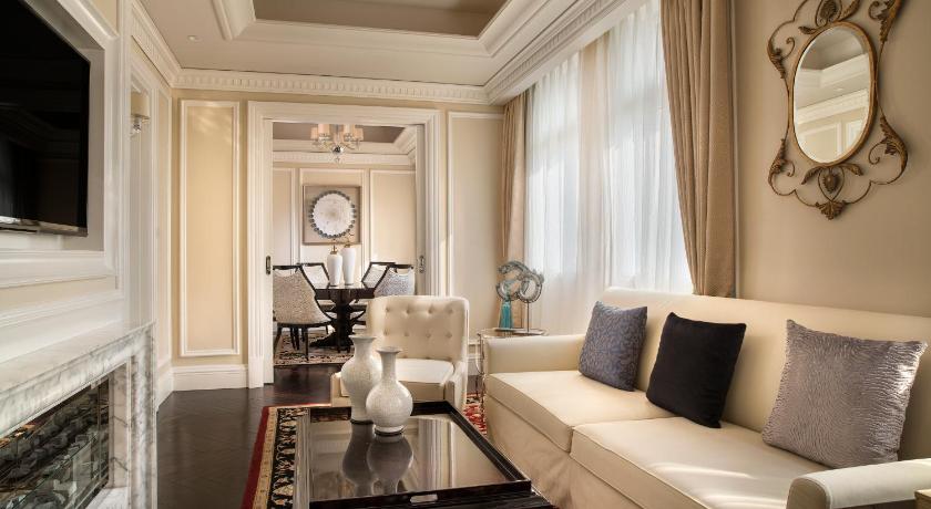 Image of Prestige Suite 1 King Bed 4