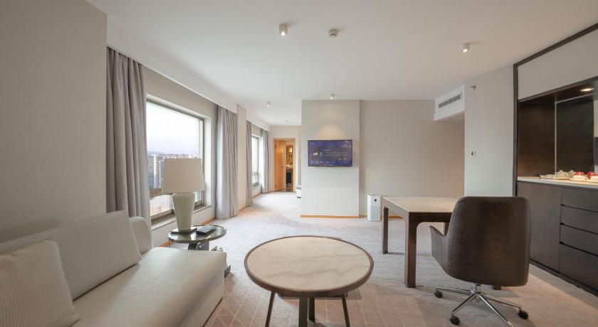 Image of Jinling Tower Luxury Suite 3