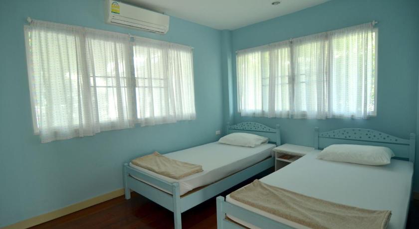 Image of Three-Bedroom Bungalow 12