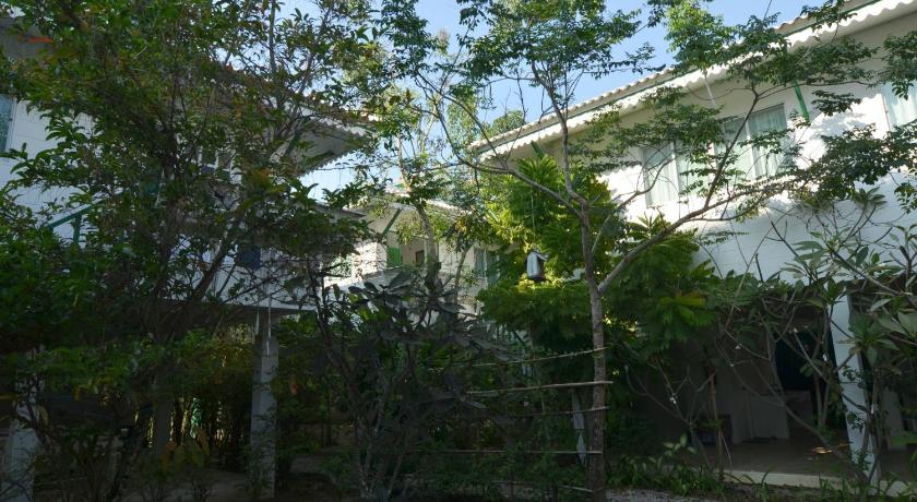 Image of Three-Bedroom Bungalow 13