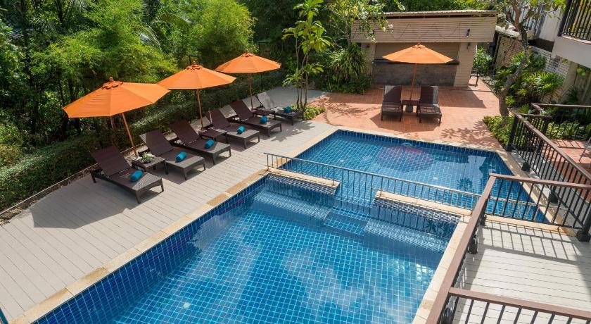 Image of Superior Pool View 17